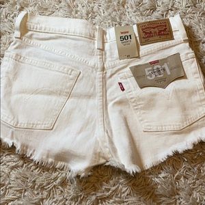 501 Levi Shorts White